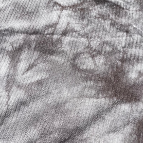 GARAGE stretchy cropped long sleeve - Picture 4 of 4